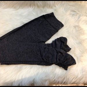 Beyond Yoga Leggings...Gray scrunched bottom. SM.